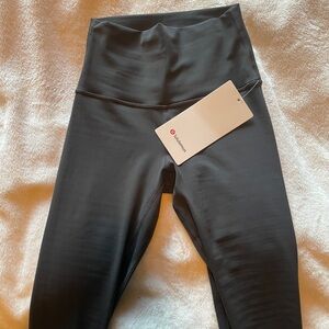 BNWT Lululemon Align Leggings
Size 2 inseam 28”